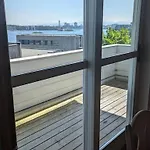 Spacious With Stunning Views Apartment