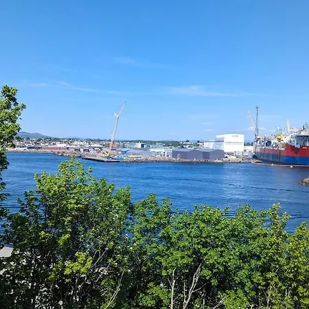 Spacious With Stunning Views ستافانجر