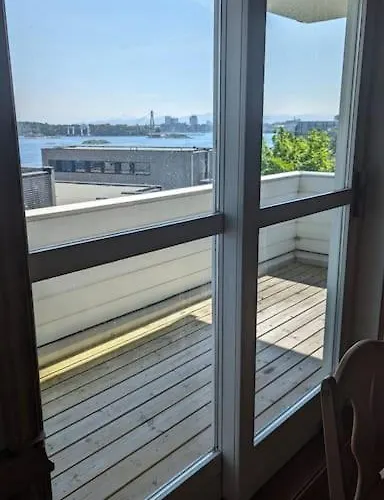 Spacious With Stunning Views Lägenhet