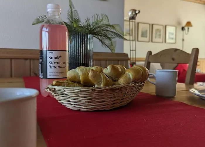 Spacious With Stunning Views Lägenhet