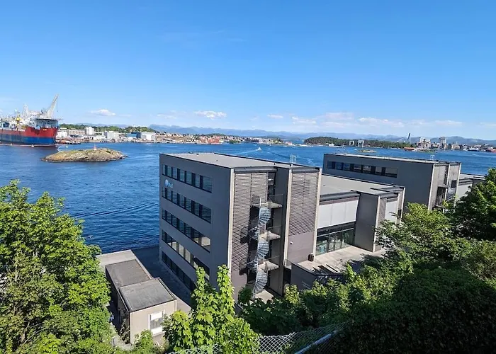 Spacious With Stunning Views